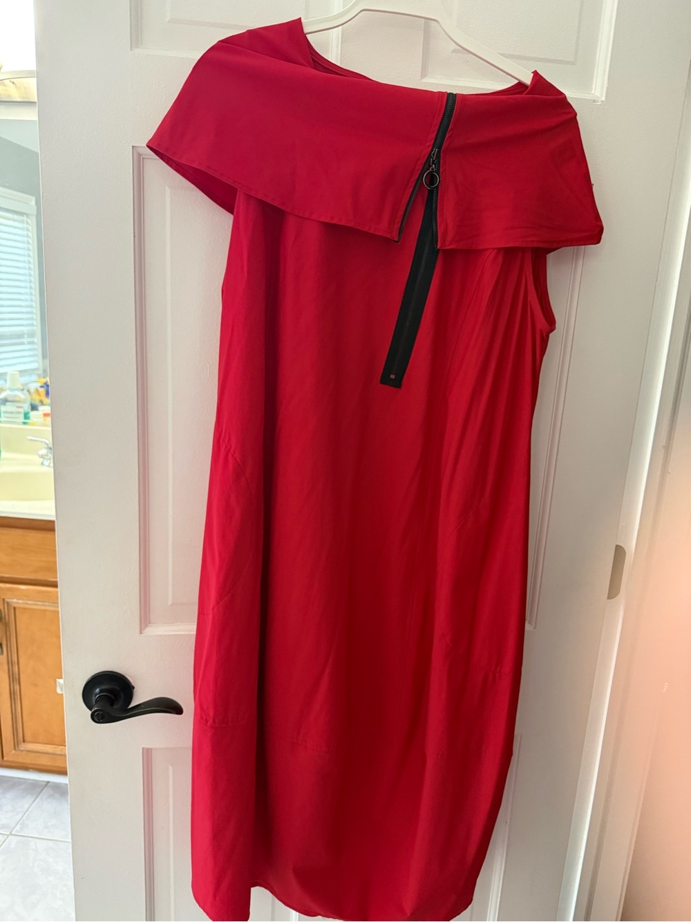 IC COLLECTION Red One-Shoulder Shift Dress with Black Zipper